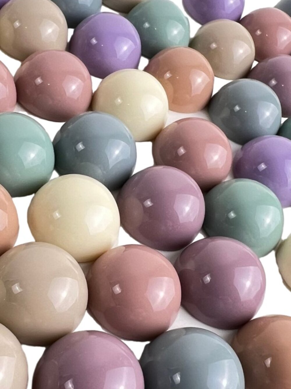 80 pc. Cabochon Lot Pastel Colors Flat Back Resin Plastic 17.5mm